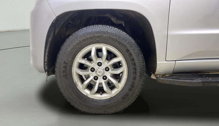 2016 Mahindra TUV300 T8 AMT, Diesel, Automatic, 91,632 km, Left Front Wheel