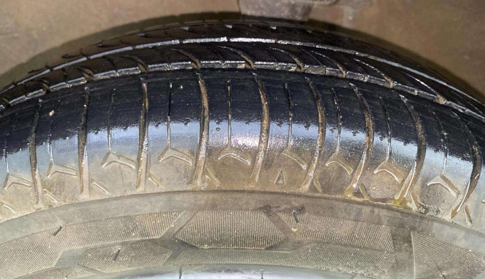2015 Maruti Alto 800 LXI, Petrol, Manual, 41,672 km, Left Front Tyre Tread