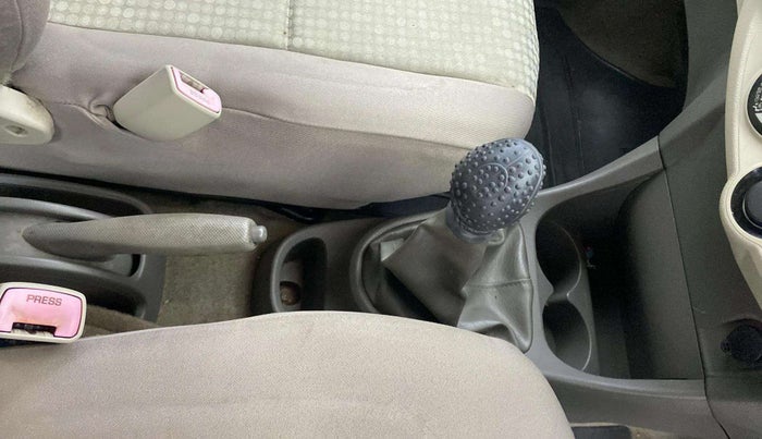 2013 Toyota Etios Liva G, Petrol, Manual, 78,202 km, Gear Lever