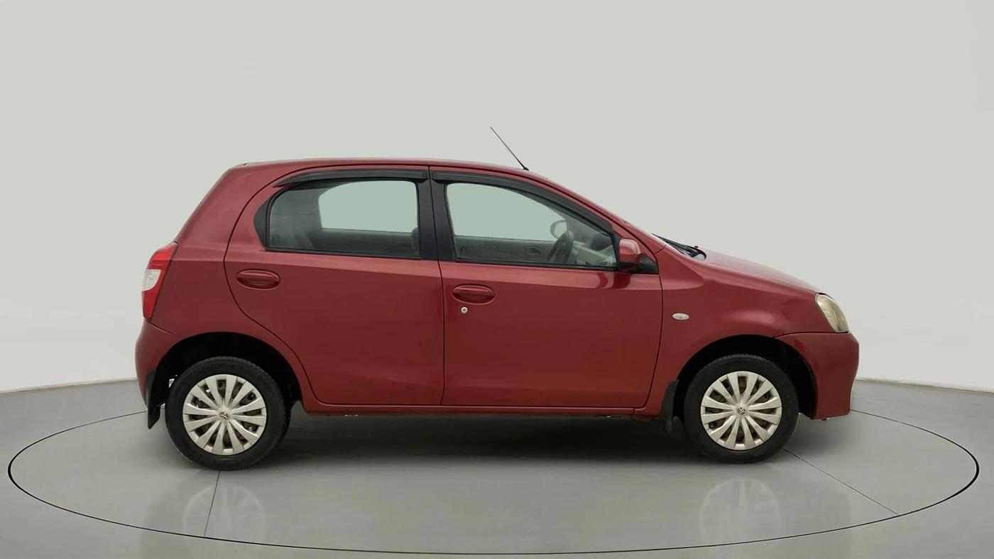 2013 Toyota Etios Liva G, Petrol, Manual, 78,202 km, Right Side View