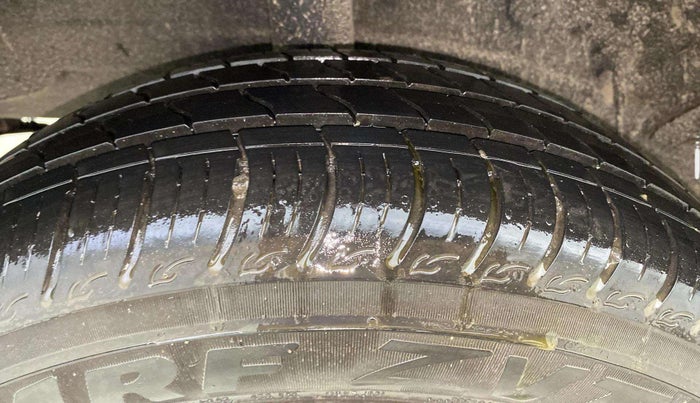 2013 Toyota Etios Liva G, Petrol, Manual, 78,202 km, Right Rear Tyre Tread