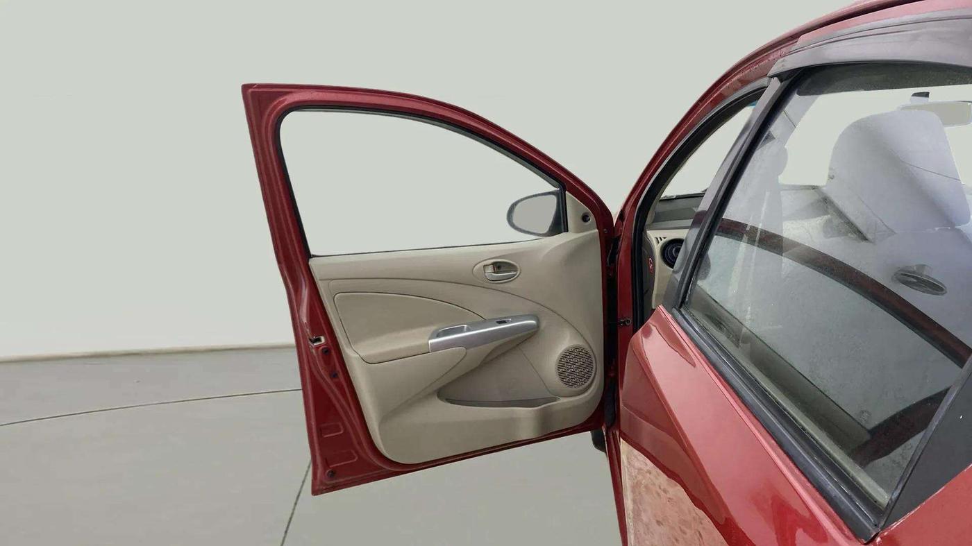 2013 Toyota Etios Liva G, Petrol, Manual, 78,202 km, LHS Front Door