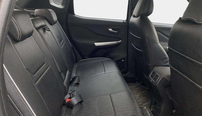 2022 Nissan MAGNITE XV PREMIUM TURBO CVT, Petrol, Automatic, 18,051 km, Right Side Rear Door Cabin