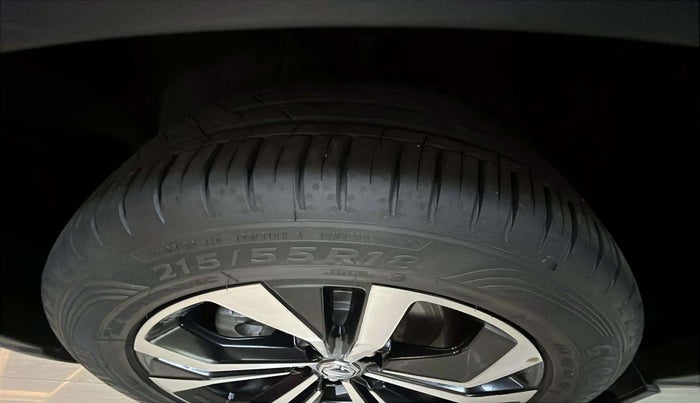 2023 MG HECTOR SHARP PRO 1.5 PETROL TURBO CVT PETROL, Petrol, Automatic, 3,394 km, Left Rear Tyre Tread