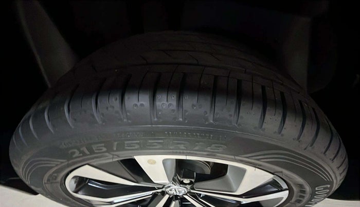 2023 MG HECTOR SHARP PRO 1.5 PETROL TURBO CVT PETROL, Petrol, Automatic, 3,394 km, Left Front Tyre Tread