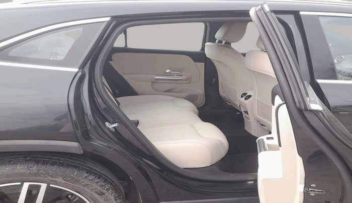 2022 Mercedes Benz GLA Class 220d, Diesel, Automatic, 17,328 km, Right Side Rear Door Cabin