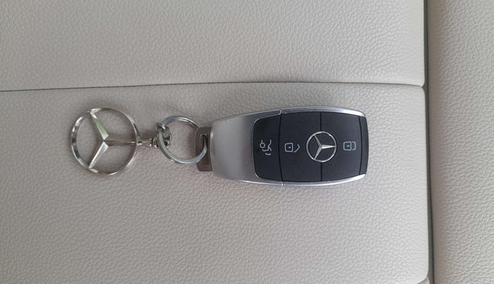 2022 Mercedes Benz GLA Class 220d, Diesel, Automatic, 17,328 km, Key Close Up