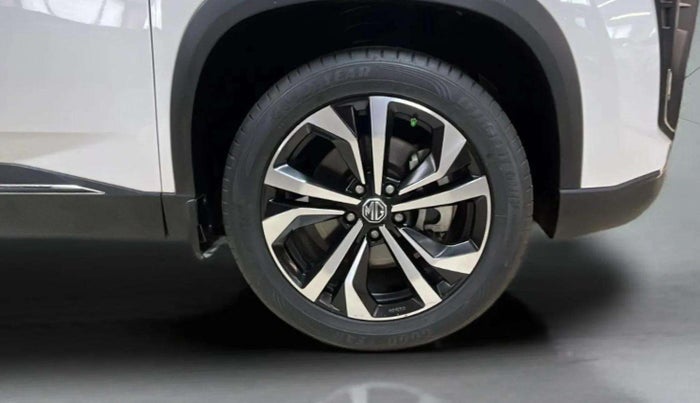 2023 MG HECTOR SAVVY PRO 1.5 TURBO CVT PETROL, Petrol, Automatic, 32,959 km, Right Front Wheel