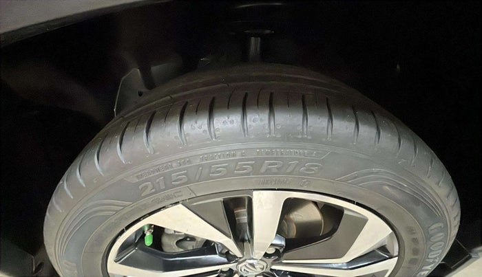 2023 MG HECTOR SAVVY PRO 1.5 TURBO CVT PETROL, Petrol, Automatic, 32,959 km, Left Rear Tyre Tread