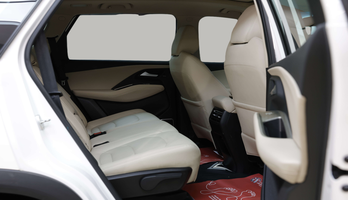 2023 MG HECTOR SAVVY PRO 1.5 TURBO CVT PETROL, Petrol, Automatic, 32,959 km, Right Side Rear Door Cabin