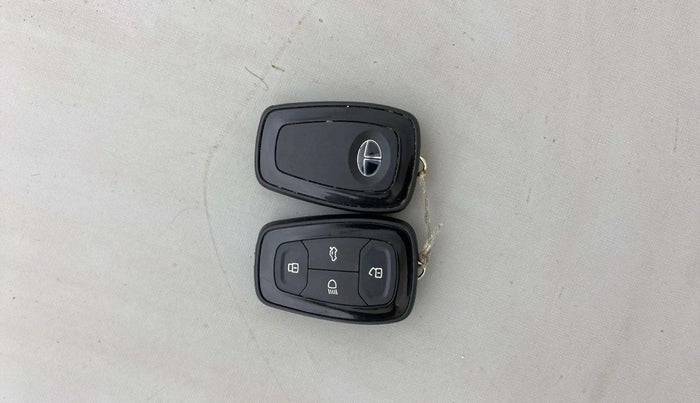 2021 Tata ALTROZ XZ PETROL, Petrol, Manual, 88,639 km, Key Close Up