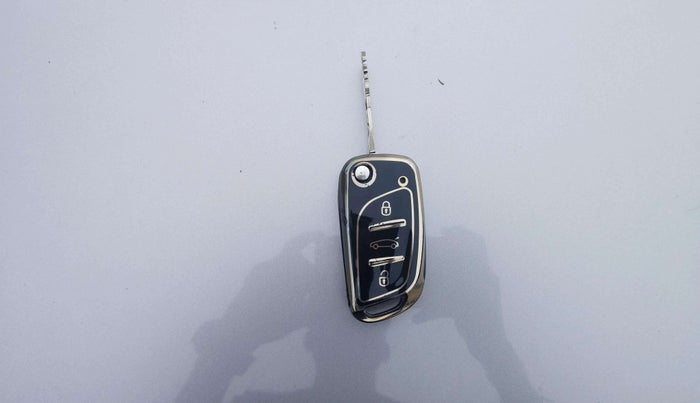 2022 Maruti Dzire LXI, Petrol, Manual, 42,852 km, Key Close Up
