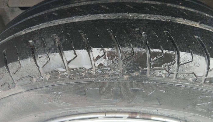2022 Maruti Dzire LXI, Petrol, Manual, 42,852 km, Left Rear Tyre Tread