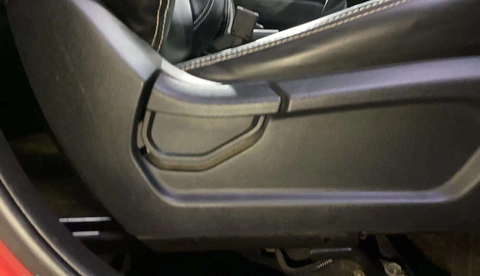 2022 Hyundai VENUE S 1.2, Petrol, Manual, 17,609 km, Driver Side Adjustment Panel