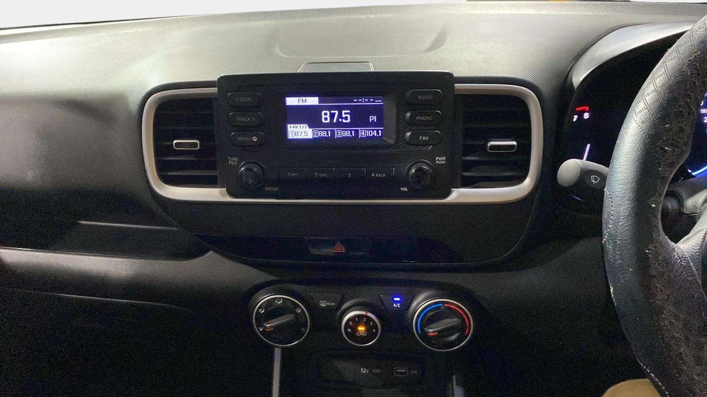 2022 Hyundai VENUE S 1.2, Petrol, Manual, 17,609 km, Air Conditioner