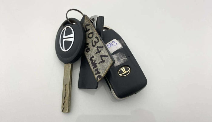 2020 Tata Tiago XZ PETROL, CNG, Manual, 21,030 km, Key Close Up