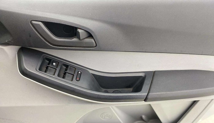 2020 Tata Tiago XZ PETROL, CNG, Manual, 21,030 km, Driver Side Door Panels Control
