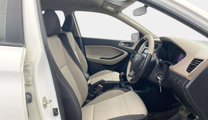 2019 Hyundai Elite i20 SPORTZ PLUS 1.2, Petrol, Manual, 41,256 km, Right Side Front Door Cabin