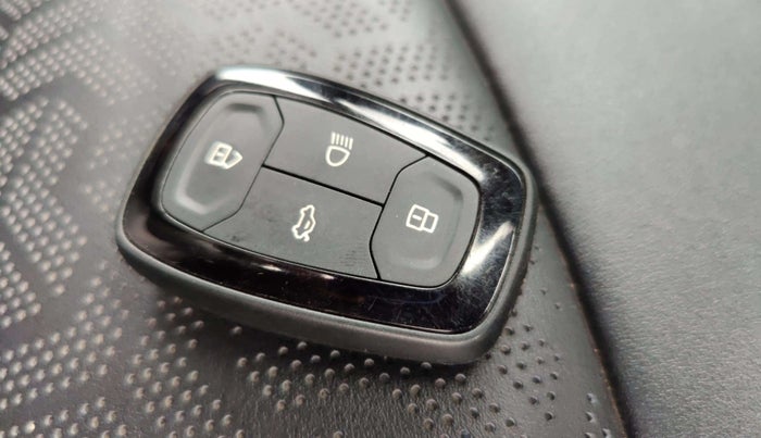 2023 Tata Harrier XZA PLUS O DARK EDITION, Diesel, Automatic, 11,544 km, Key Close Up