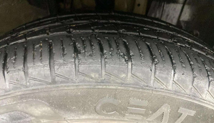 2019 Renault TRIBER RXL MT, Petrol, Manual, 18,371 km, Left Front Tyre Tread