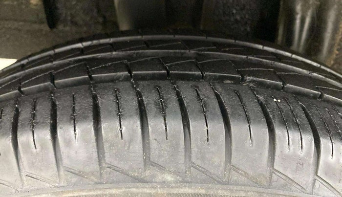 2019 Renault TRIBER RXL MT, Petrol, Manual, 18,371 km, Left Rear Tyre Tread