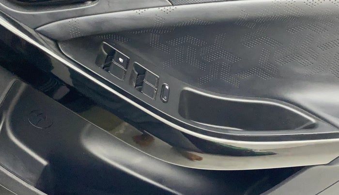 2022 Tata NEXON XZ PLUS (O) PETROL DARK EDITION, Petrol, Manual, 16,456 km, Driver Side Door Panels Control