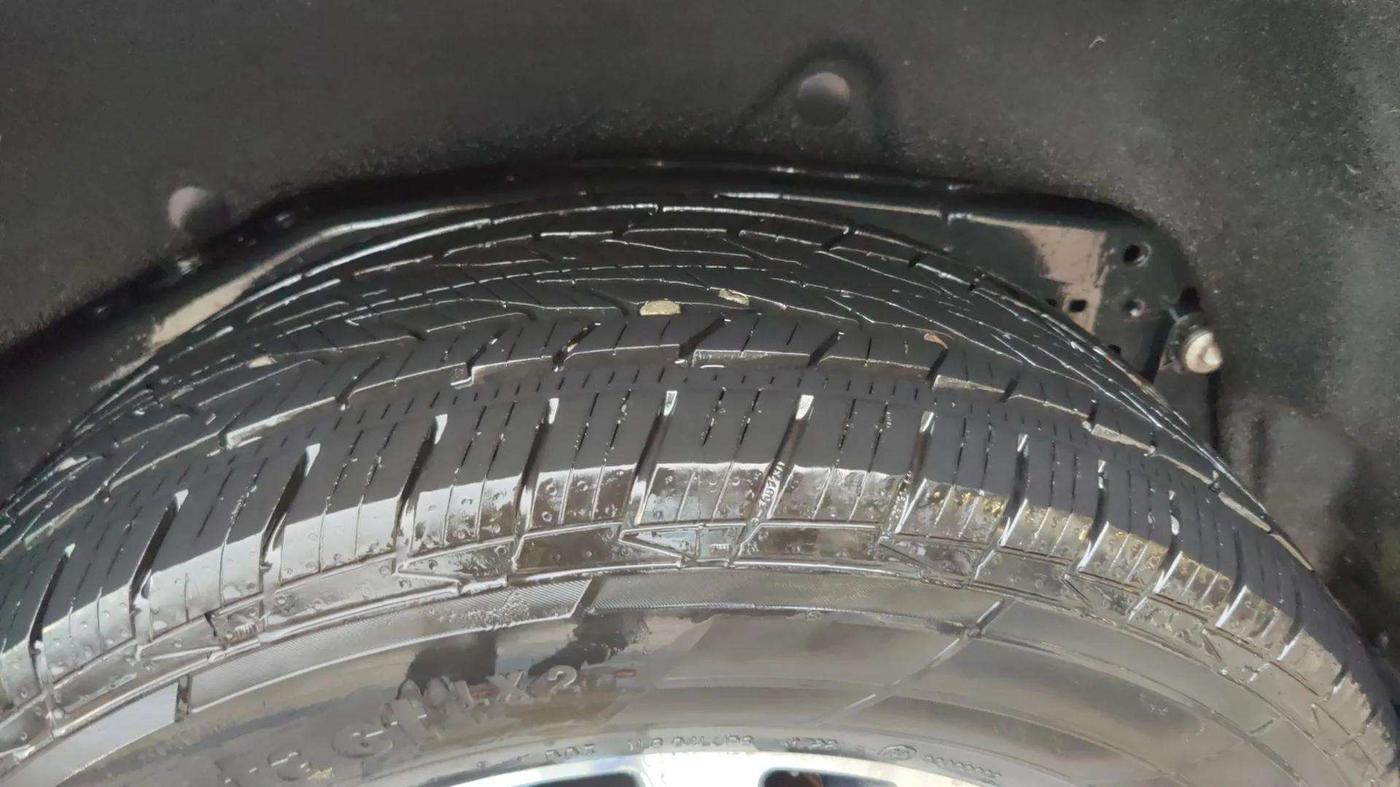 2021 Ford Endeavour TITANIUM PLUS 2.0 4X4 AT SUNROOF, Diesel, Automatic, 54,509 km, Left Front Tyre Tread