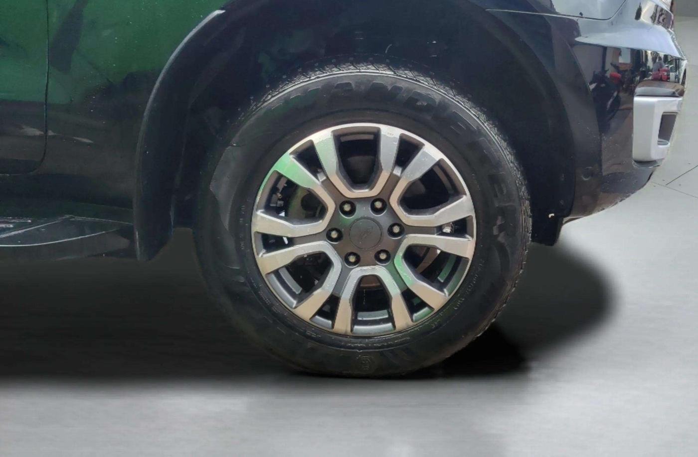 2021 Ford Endeavour TITANIUM PLUS 2.0 4X4 AT SUNROOF, Diesel, Automatic, 54,509 km, Right Front Wheel