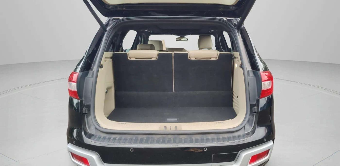 2021 Ford Endeavour TITANIUM PLUS 2.0 4X4 AT SUNROOF, Diesel, Automatic, 54,509 km, Boot Inside
