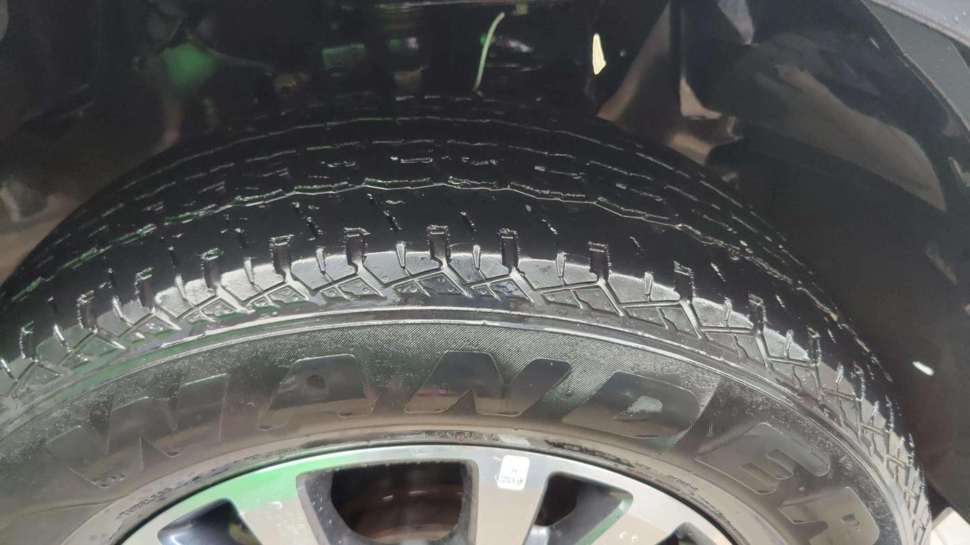 2021 Ford Endeavour TITANIUM PLUS 2.0 4X4 AT SUNROOF, Diesel, Automatic, 54,509 km, Right Front Tyre Tread