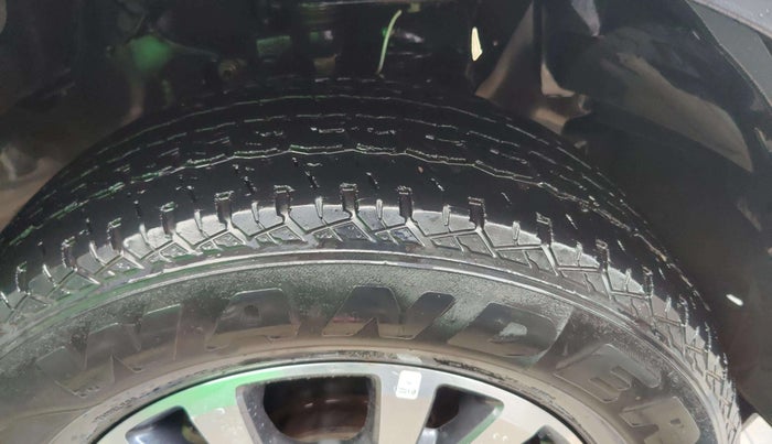 2021 Ford Endeavour TITANIUM PLUS 2.0 4X4 AT SUNROOF, Diesel, Automatic, 54,509 km, Right Front Tyre Tread