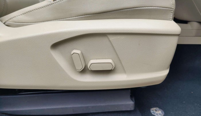 2021 Ford Endeavour TITANIUM PLUS 2.0 4X4 AT SUNROOF, Diesel, Automatic, 54,509 km, Driver Side Adjustment Panel