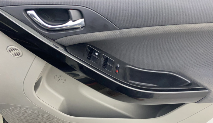 2019 Tata NEXON XZA PLUS PETROL, Petrol, Automatic, 57,075 km, Driver Side Door Panels Control