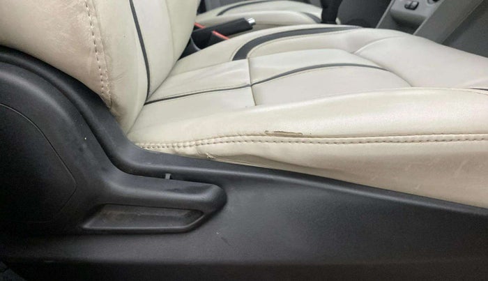 2020 Tata Tiago XT PETROL, Petrol, Manual, 33,247 km, Driver Side Adjustment Panel
