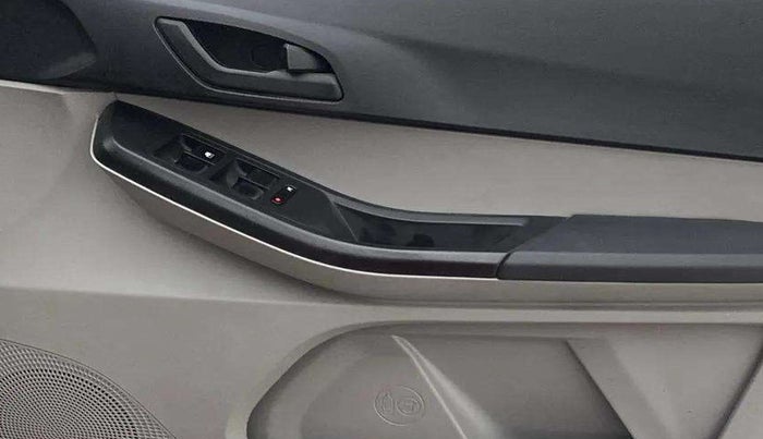 2020 Tata Tiago XT PETROL, Petrol, Manual, 33,247 km, Driver Side Door Panels Control