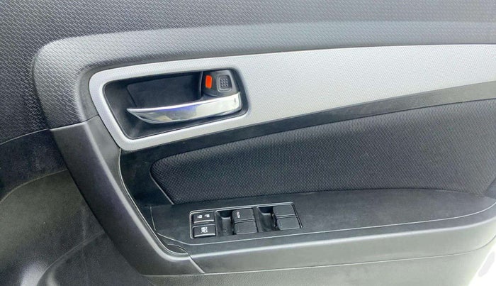 2020 Maruti Vitara Brezza ZXI PLUS, Petrol, Manual, 1,01,406 km, Driver Side Door Panels Control