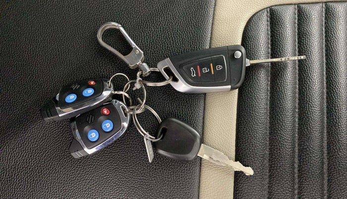 2022 Maruti New Wagon-R LXI CNG 1.0, CNG, Manual, 25,628 km, Key Close Up
