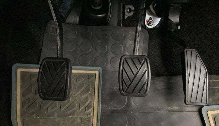2022 Maruti New Wagon-R LXI CNG 1.0, CNG, Manual, 25,628 km, Pedals