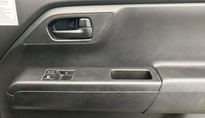 2022 Maruti New Wagon-R LXI CNG 1.0, CNG, Manual, 25,628 km, Driver Side Door Panels Control
