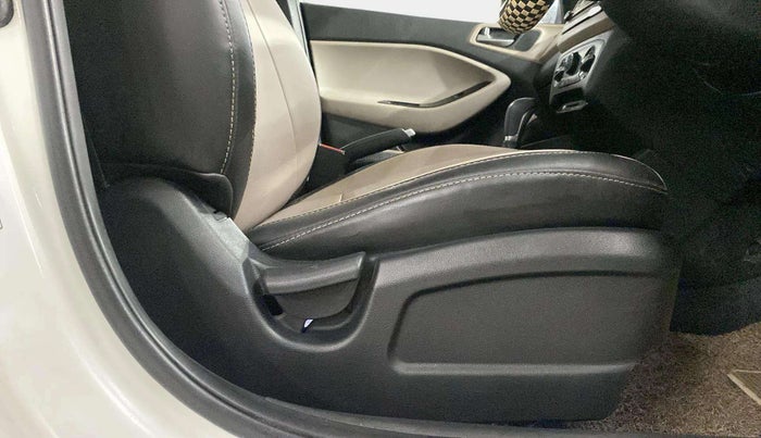 2018 Hyundai Elite i20 MAGNA EXECUTIVE CVT, Petrol, Automatic, 26,607 km, Driver Side Adjustment Panel