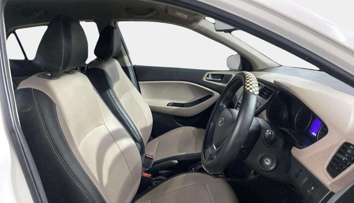 2018 Hyundai Elite i20 MAGNA EXECUTIVE CVT, Petrol, Automatic, 26,607 km, Right Side Front Door Cabin