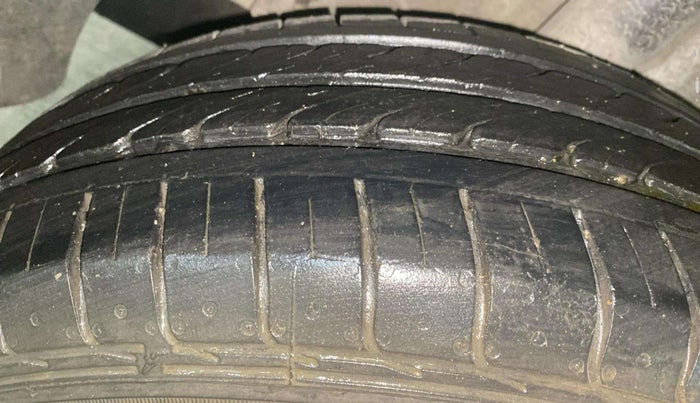 2018 Hyundai Elite i20 MAGNA EXECUTIVE CVT, Petrol, Automatic, 26,607 km, Right Rear Tyre Tread