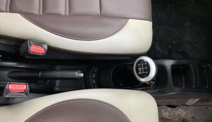 2015 Maruti Wagon R 1.0 VXI, Petrol, Manual, 58,026 km, Gear Lever