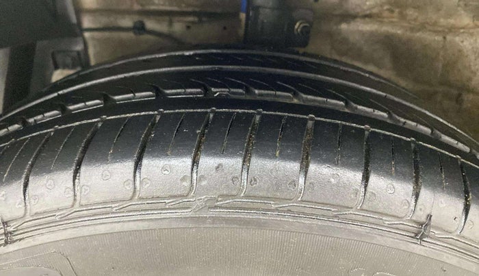 2023 Maruti Ciaz ZETA AT 1.5  SHVS PETROL, Petrol, Automatic, 20,204 km, Left Front Tyre Tread