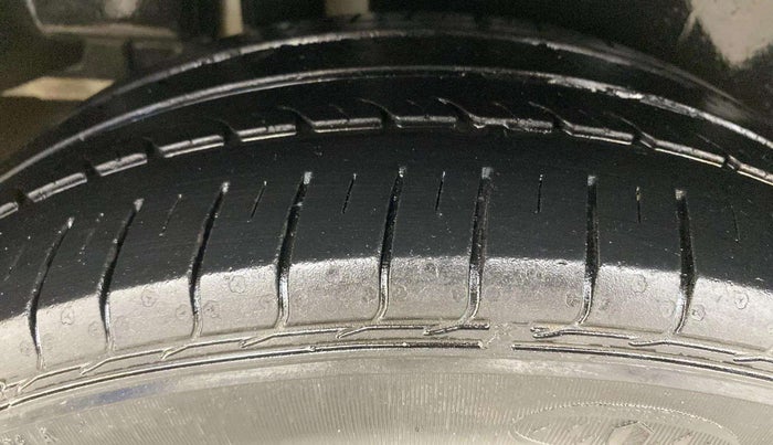 2023 Maruti Ciaz ZETA AT 1.5  SHVS PETROL, Petrol, Automatic, 20,204 km, Right Rear Tyre Tread