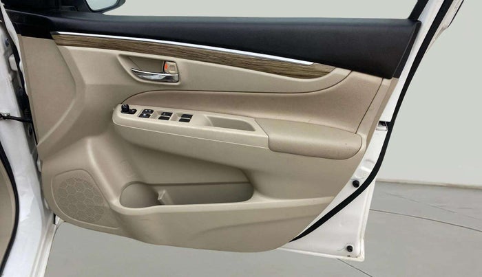 2023 Maruti Ciaz ZETA AT 1.5  SHVS PETROL, Petrol, Automatic, 20,204 km, Driver Side Door Panels Control