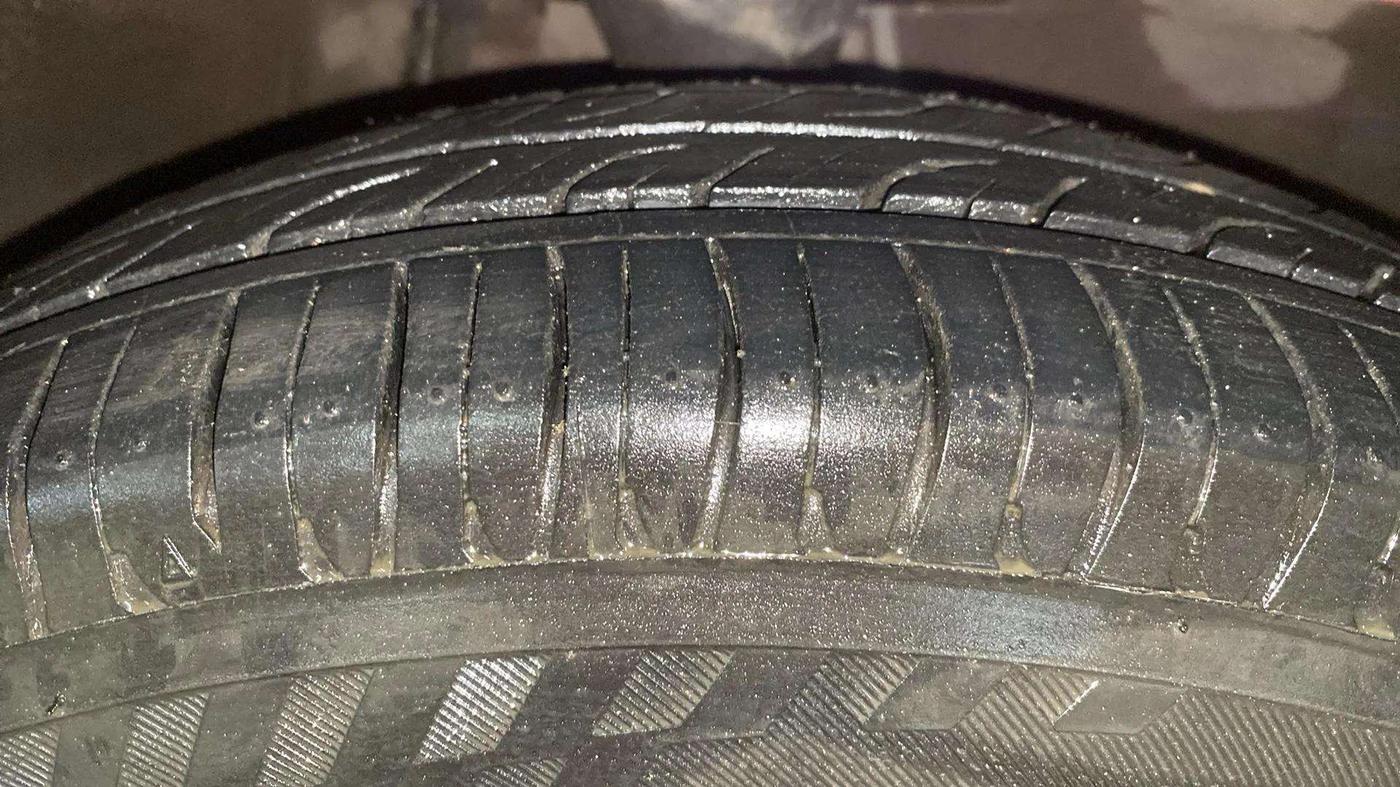 2015 Hyundai i10 MAGNA 1.1, Petrol, Manual, 76,630 km, Right Front Tyre Tread