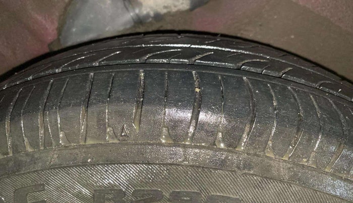 2015 Hyundai i10 MAGNA 1.1, Petrol, Manual, 76,630 km, Left Rear Tyre Tread