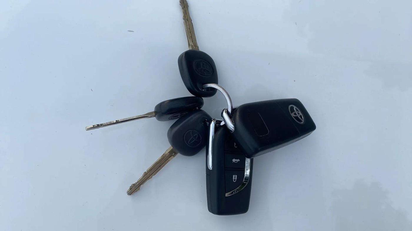 2018 Toyota YARIS J MT, Petrol, Manual, 16,468 km, Key Close Up