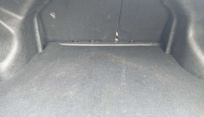2018 Toyota YARIS J MT, Petrol, Manual, 16,468 km, Boot Inside